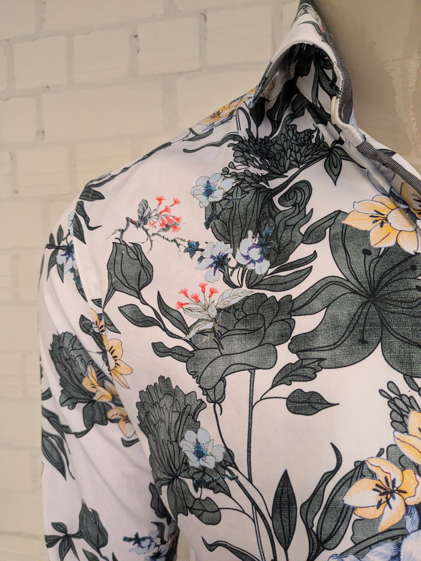 WAM Classic overhemd. Groen Geel Rode bloemen print. Maat M. tailored fit.