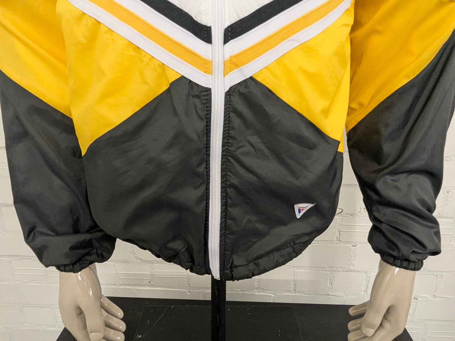 Vintage Varsity Sportjacke/Mantel „Stacy“. Weiß Schwarz Gelb zugelassen. Größe L.