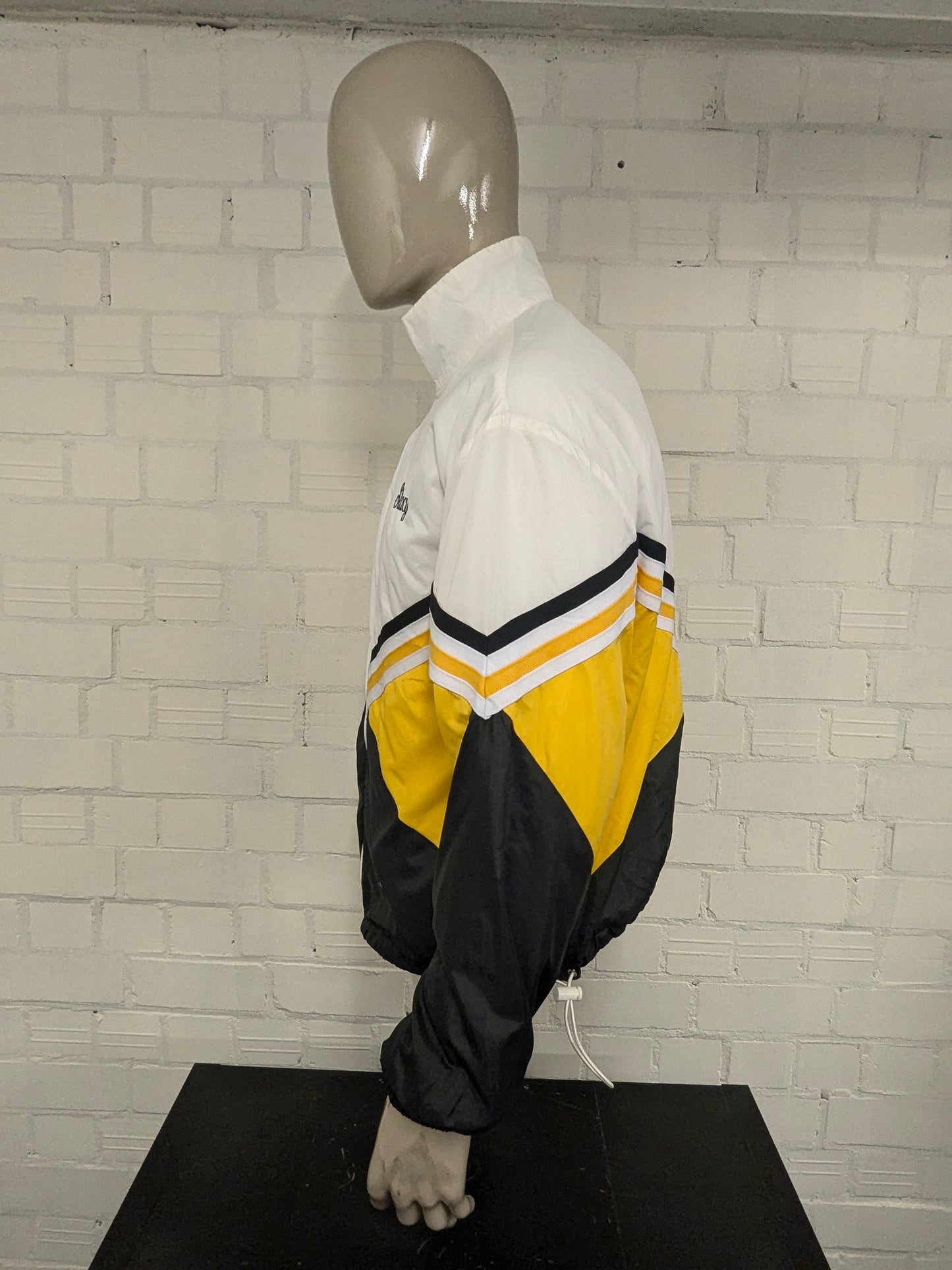 Vintage Varsity Sportjacke/Mantel „Stacy“. Weiß Schwarz Gelb zugelassen. Größe L.