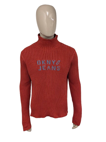 DKNY jeans trui met opstaande kraag. Oranje gekleurd. Maat XL.