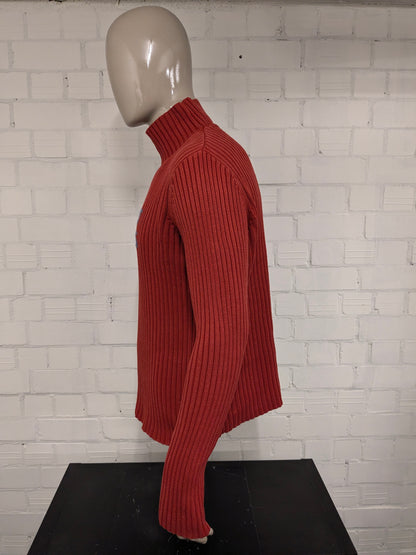 DKNY jeans trui met opstaande kraag. Oranje gekleurd. Maat XL.