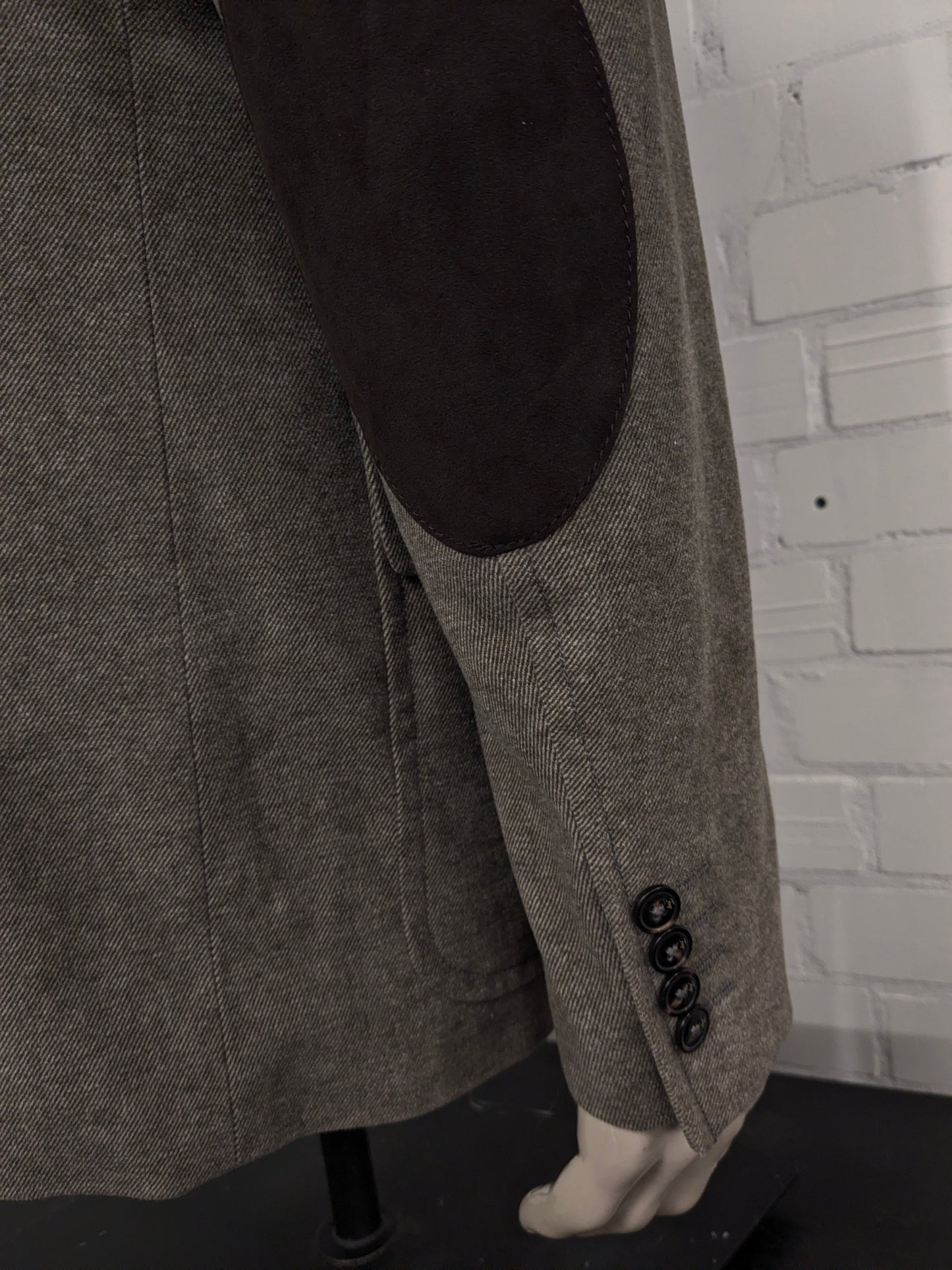 Fay Colbert met uitneembare bodywarmer. Bruin motief. Maat 54 / L.