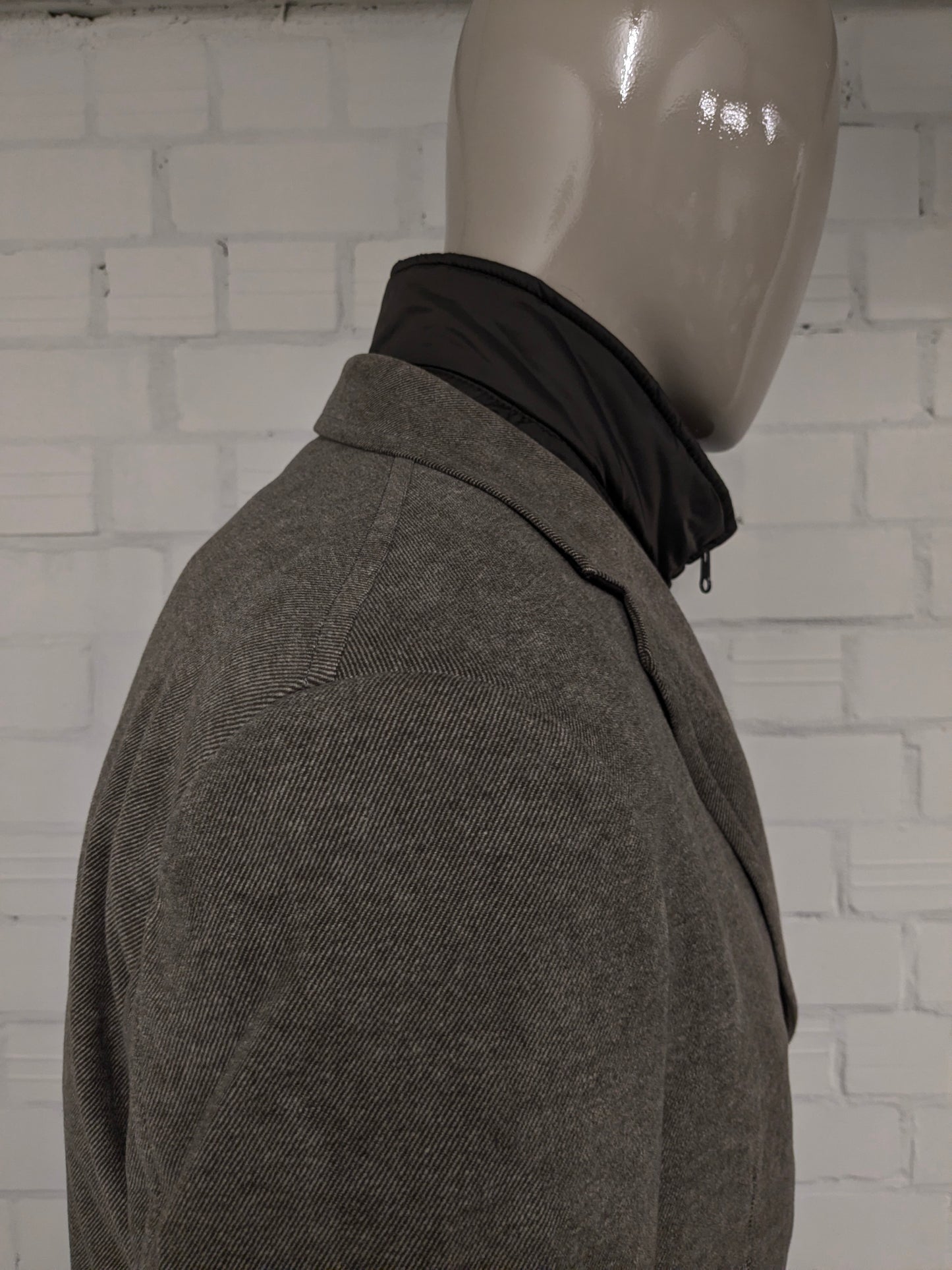 Fay Colbert met uitneembare bodywarmer. Bruin motief. Maat 54 / L.