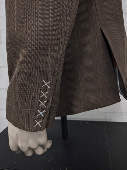 Casual Billabong colbert. Bruin geruit met kleur accenten linker mouw. Maat L.