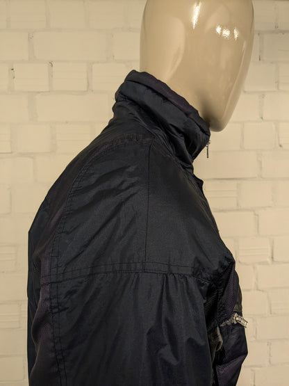 Vintage mittellanger Sport-Wintermantel. Blau, Grau, Lila gefärbt. Größe L.