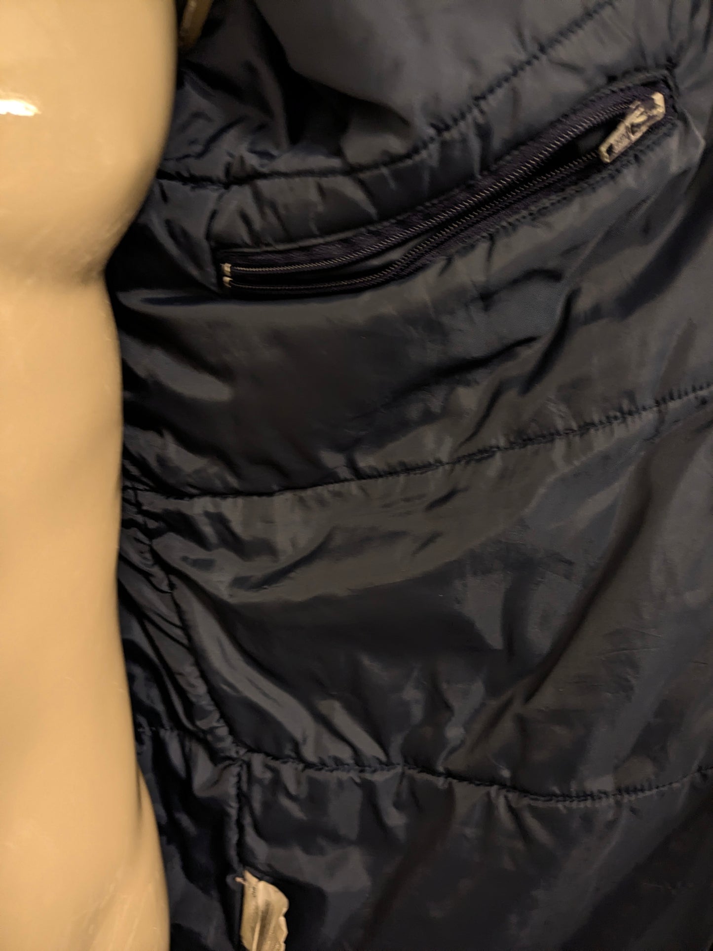 Vintage mittellanger Sport-Wintermantel. Blau, Grau, Lila gefärbt. Größe L.