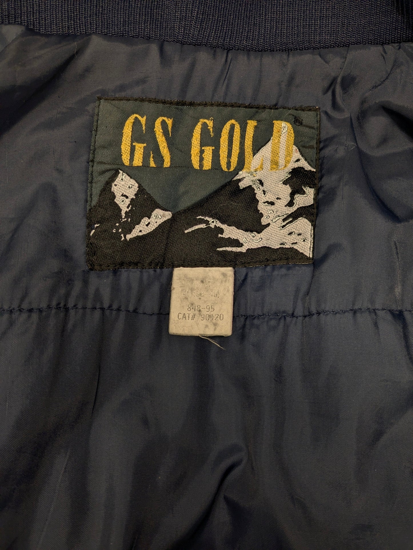 Vintage mittellanger Sport-Wintermantel. Blau, Grau, Lila gefärbt. Größe L.