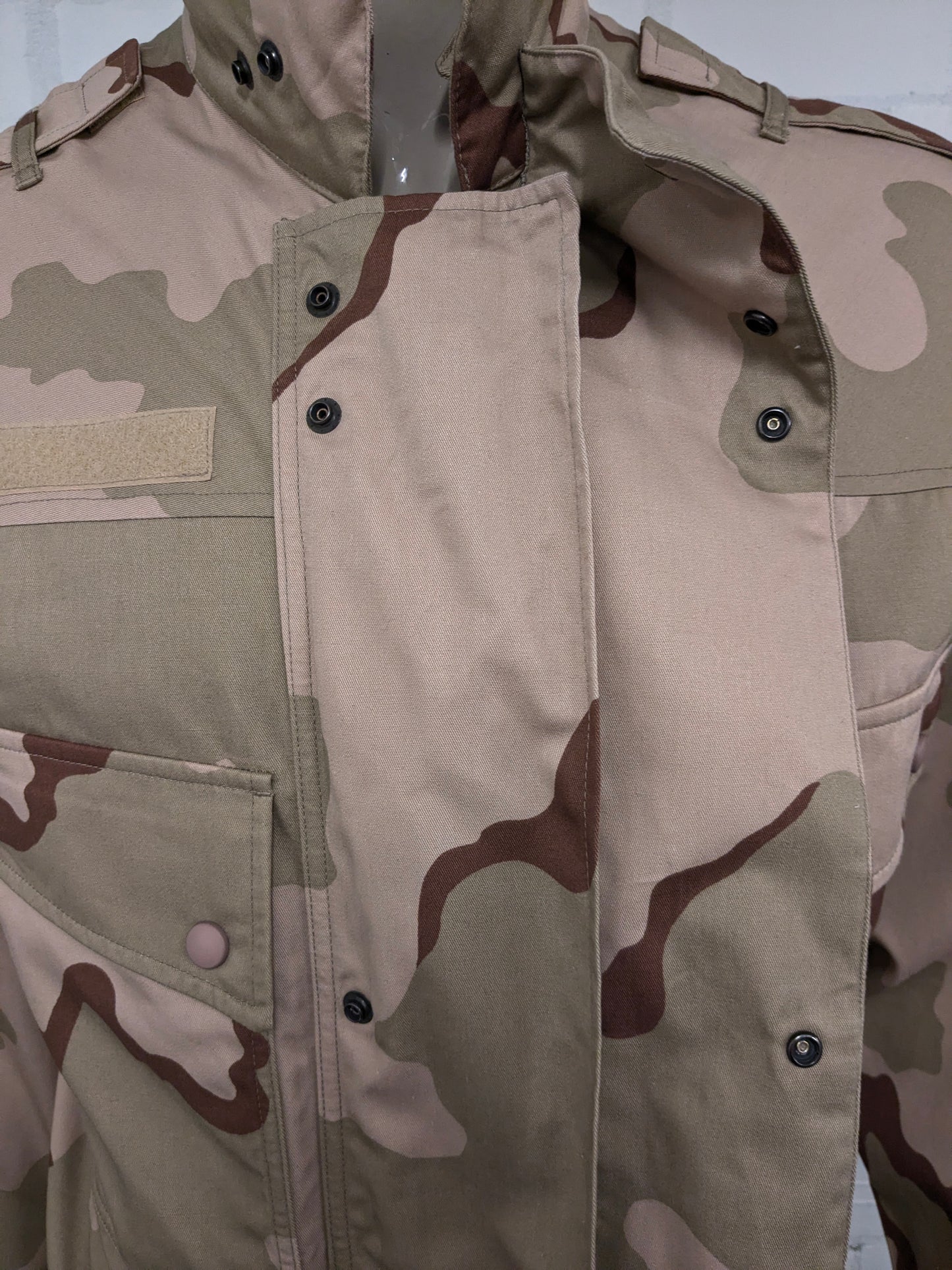 Leger / Army '98 jas / jack. Bruin Groene camouflage print. Maat L. zomer variant. geen voering.