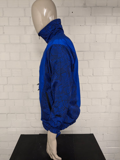 Vintage sport trui met schoudervullingen. Blauw Zwart gekleurd. Maat L.