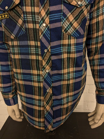 Vintage Wrangler licht gevoerde Flanellen overhemd met drukknopen. Beige Blauw Paars gekleurd. Maat L.