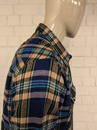 Vintage Wrangler licht gevoerde Flanellen overhemd met drukknopen. Beige Blauw Paars gekleurd. Maat L.