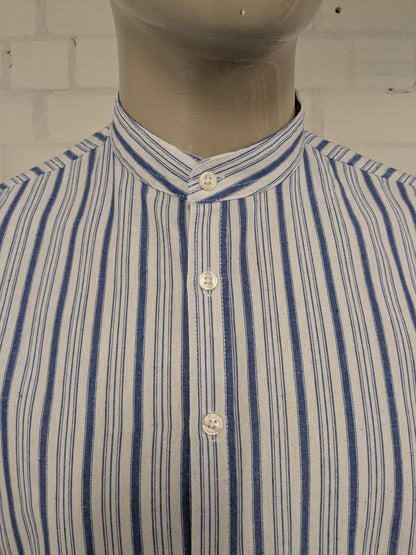 Kronstadt overhemd met boeren- farmer- korte kraag. Blauw Wit gestreept. Maat L.