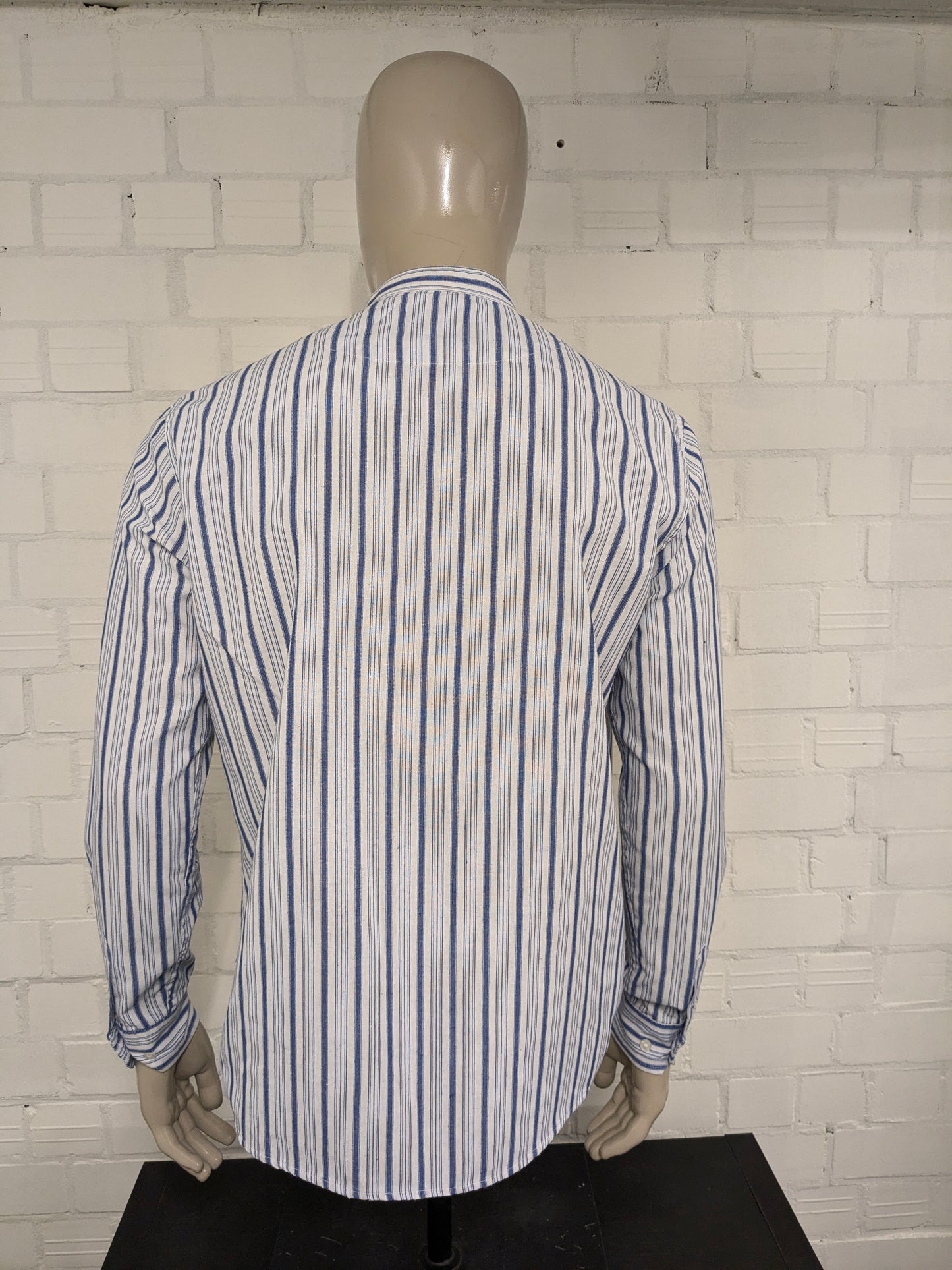 Kronstadt overhemd met boeren- farmer- korte kraag. Blauw Wit gestreept. Maat L.