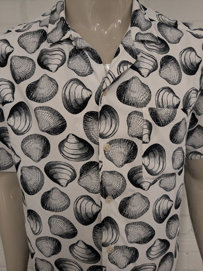 Goodfellow & Co overhemd korte mouw. Zwart Beige schelpen print. Maat XL.