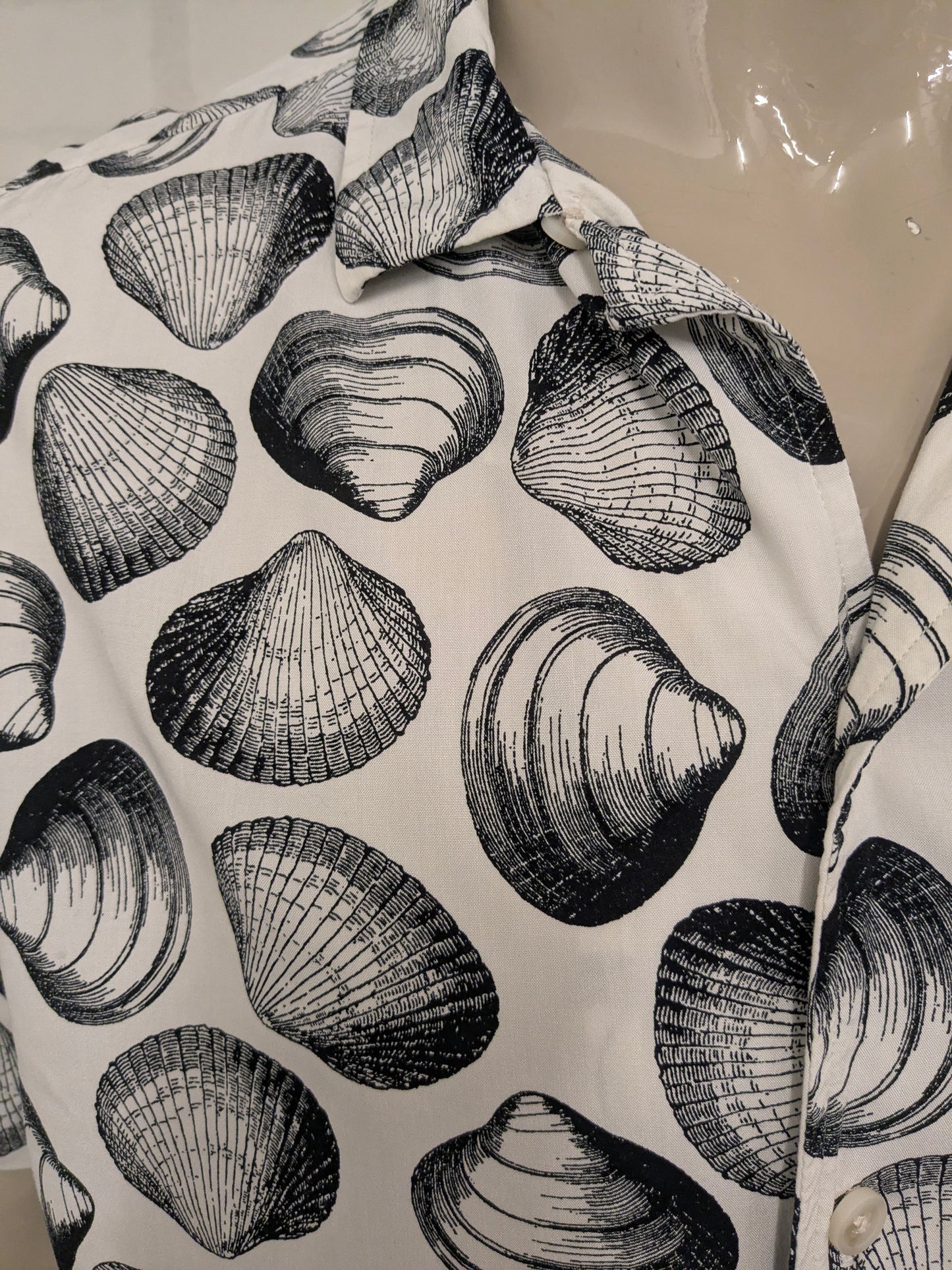 Goodfellow & Co overhemd korte mouw. Zwart Beige schelpen print. Maat XL.