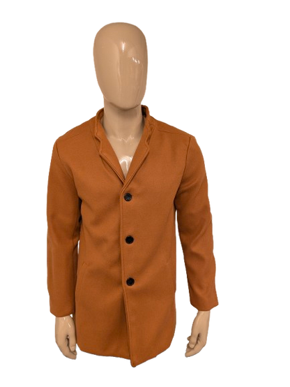 Flex Supply half lange mantel. Bruin gekleurd. Maat S.