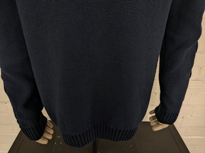 State of Art kabel trui met sportieve kraag. Donker Blauw gekleurd. Maat 2XL / XXL. regular fit.