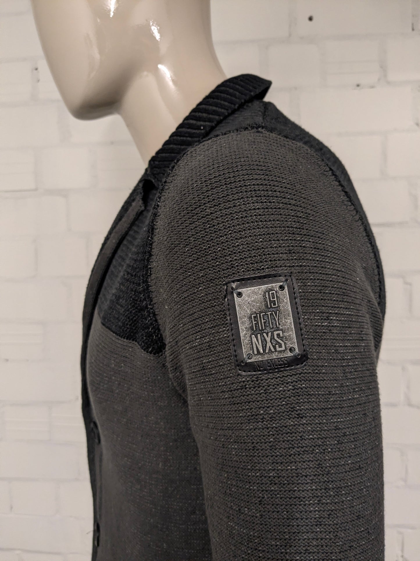 No Excess vest. Zwart Grijs gemêleerd. Maat L.