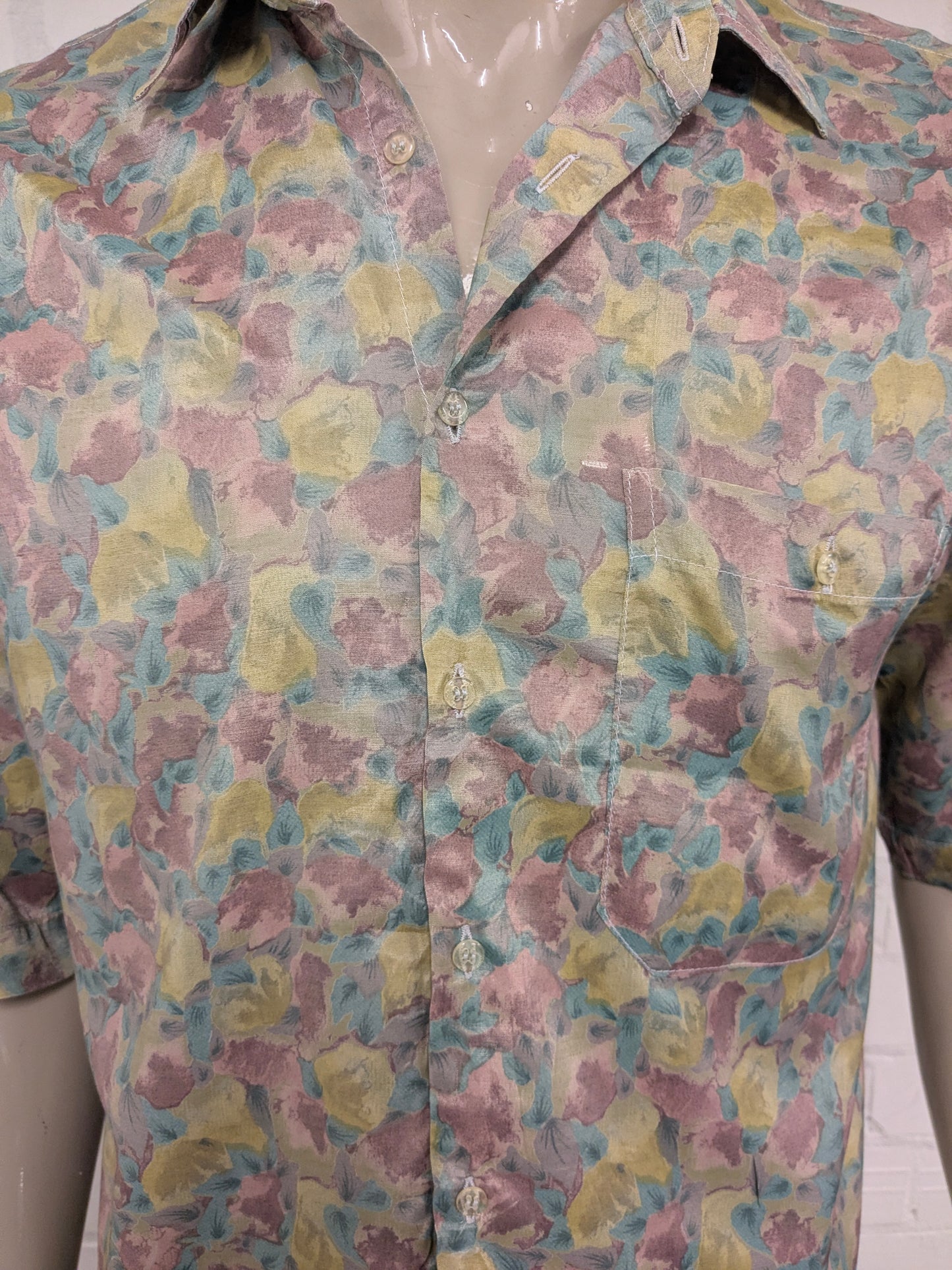 Vintage Bacardi Zijden overhemd korte mouw. Bruin Groen print. Maat L.