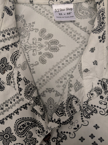 J.J.Dao shop overhemd korte mouw. Beige Zwarte print. Maat XL.