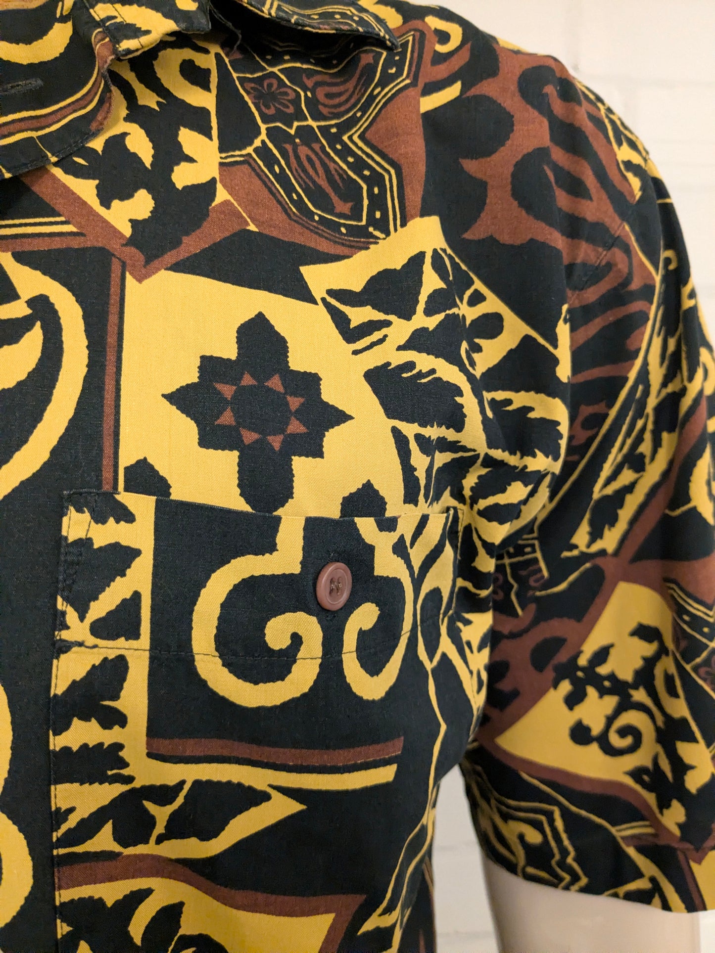 Vintage 80-90's shirts by Jac Tissot overhemd korte mouw. Bruin Zwart Gele print. Maat XL.