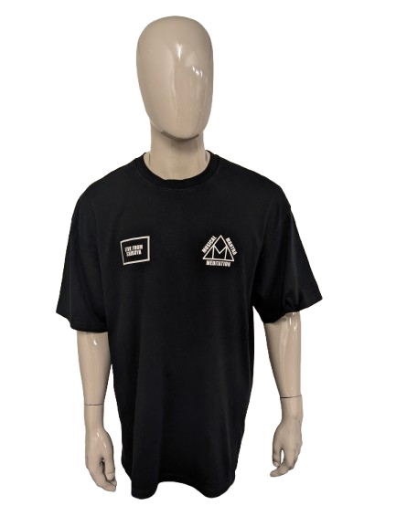 Edwin "Musical Mantra Meditation" shirt. Zwart met opdruk. Maat 2XL / XXL.