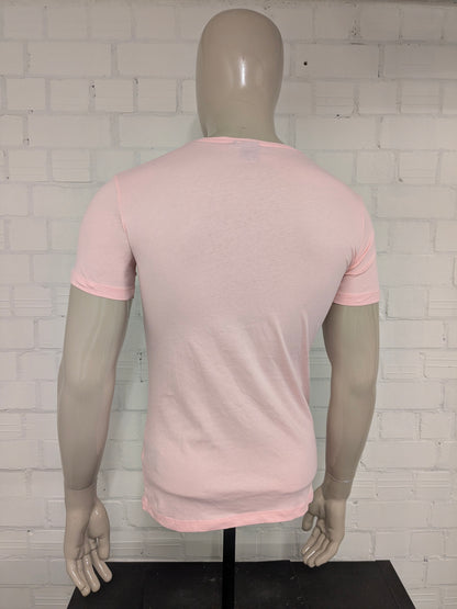 Kultivate shirt. Roze met opdruk. Maat XS.