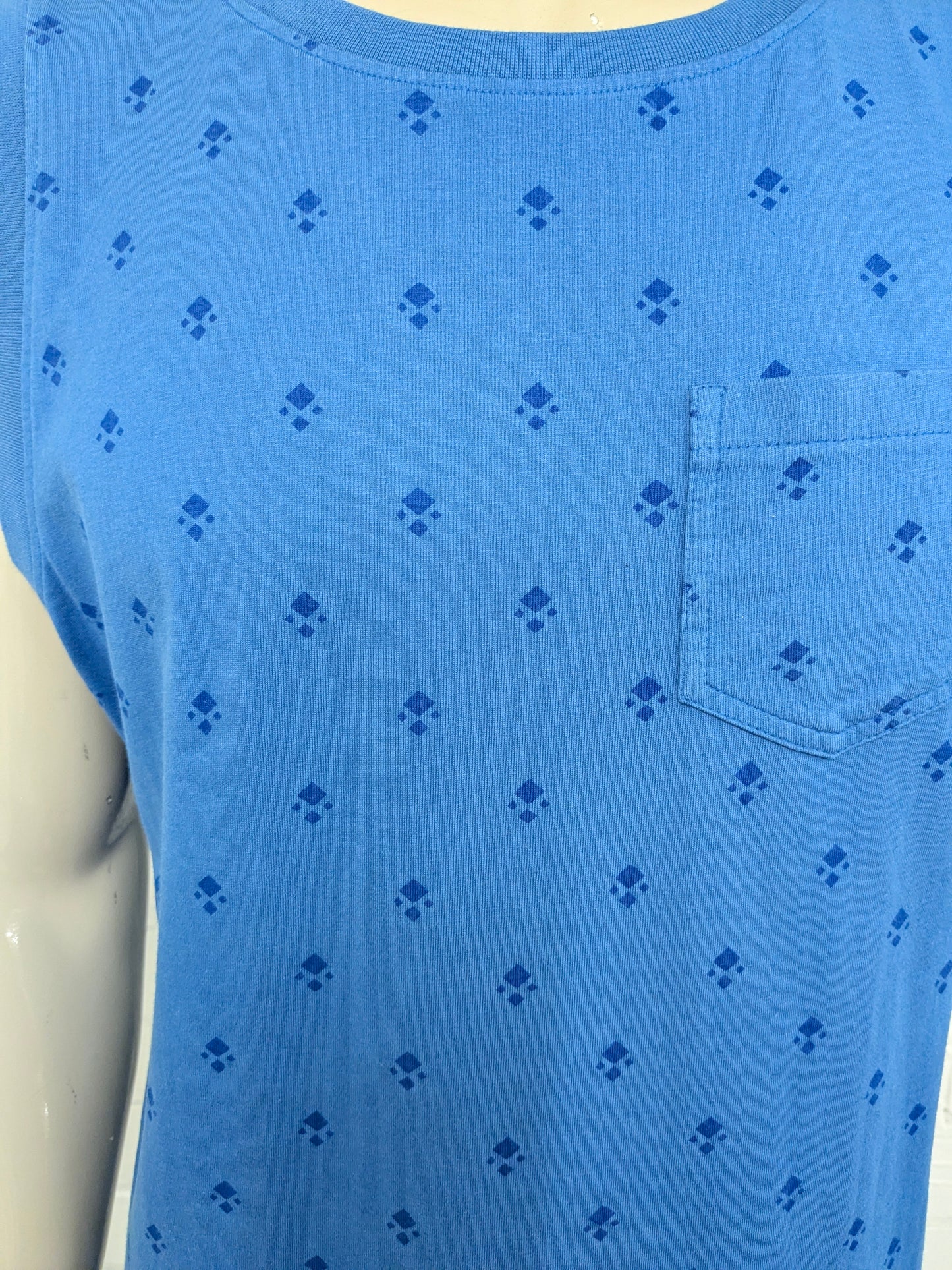 Human Nature singlet. Blauw met opdruk. Maat M.