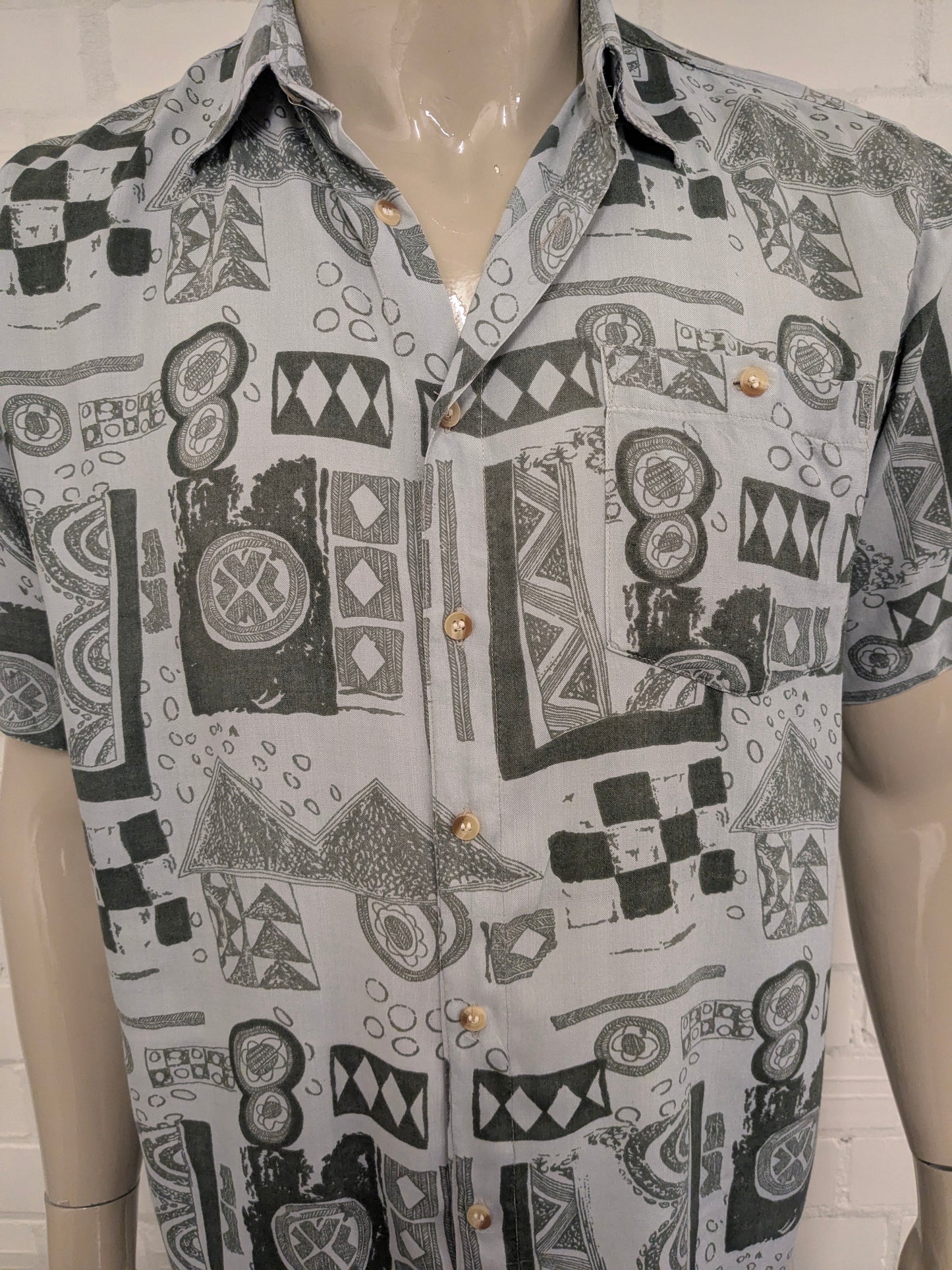Vintage Blue Collection 80-90's overhemd korte mouw. Grijs met print. Maat XL.