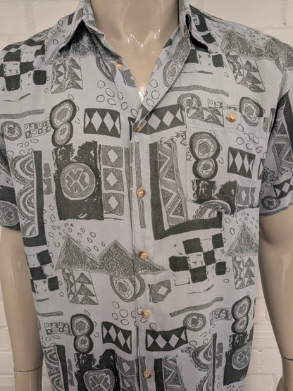 Vintage Blue Collection 80-90's overhemd korte mouw. Grijs met print. Maat XL.