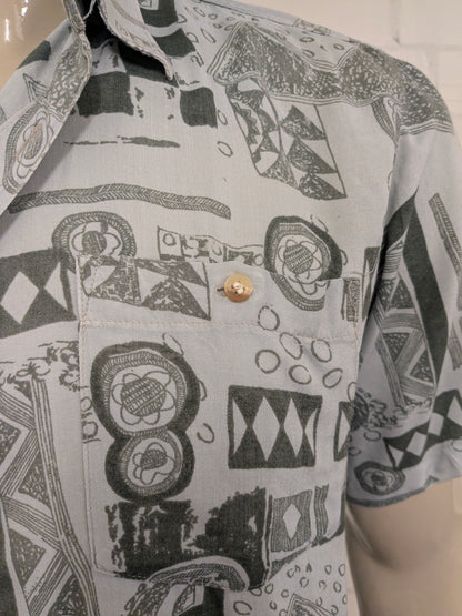 Vintage Blue Collection 80-90's overhemd korte mouw. Grijs met print. Maat XL.