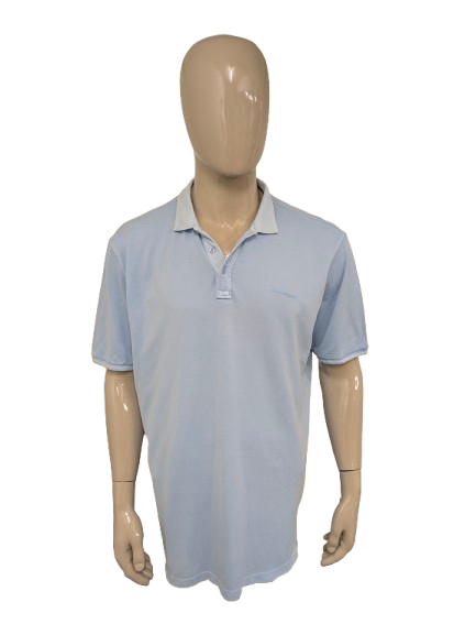 State of Art polo. Licht Blauw gekleurd. Maat 2XL / XXL.