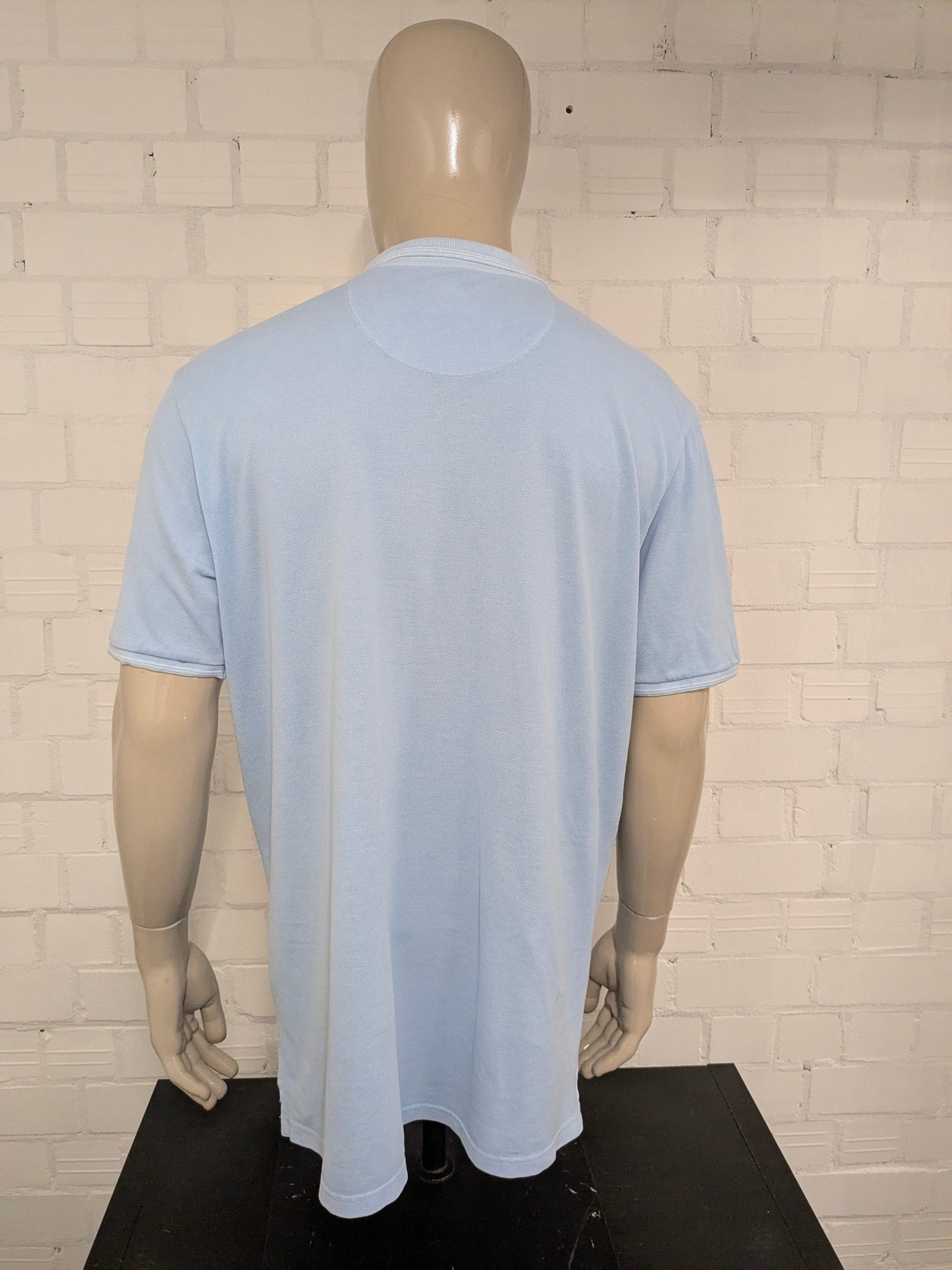 State of Art polo. Licht Blauw gekleurd. Maat 2XL / XXL.