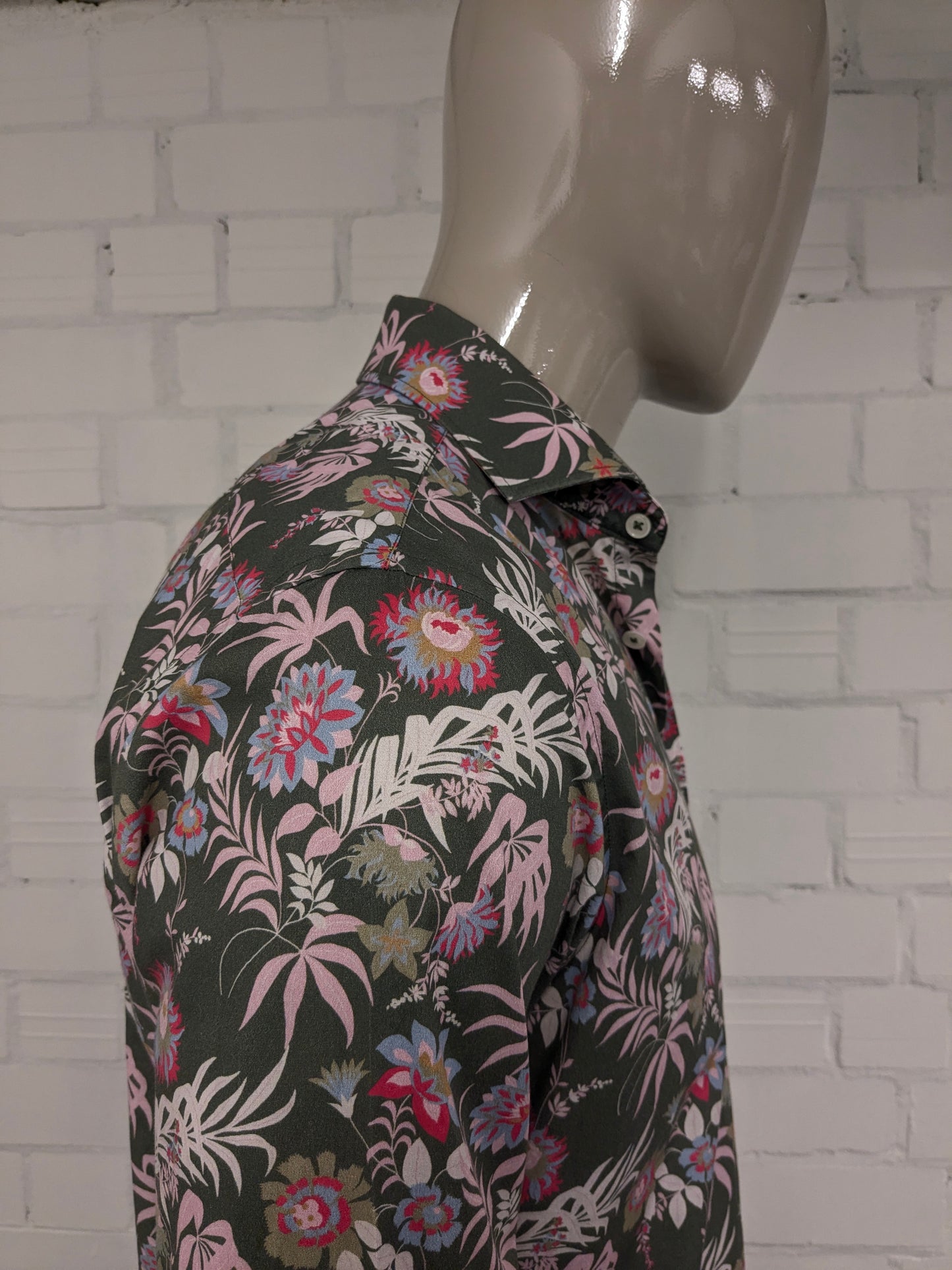 Blue Industry overhemd. Groen Roze Blauwe bloemen print. Maat L. stretch.