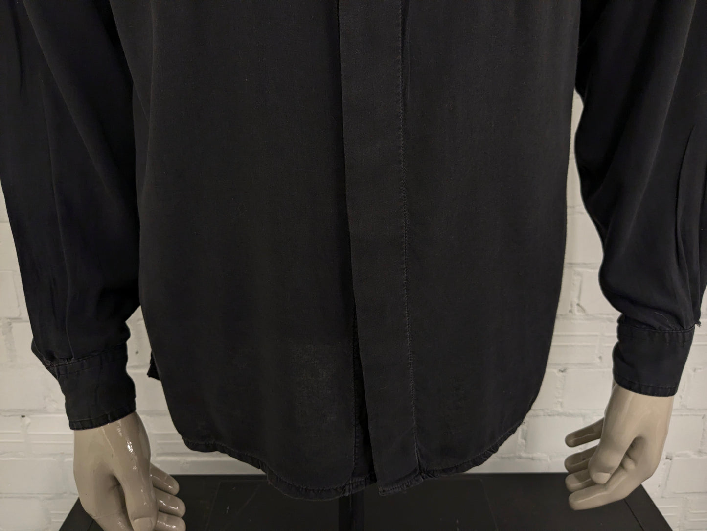 Vintage HIM-Shirt. Schwarz-roter Glockendruck. Größe L.