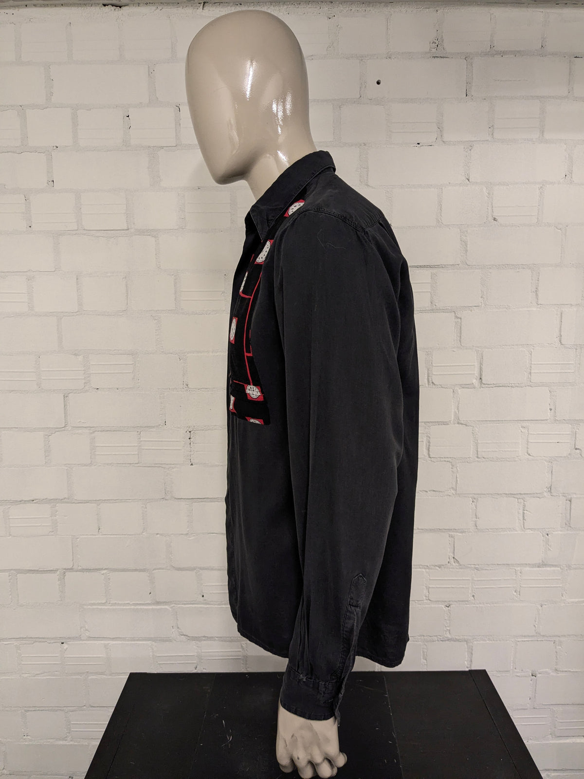 Vintage HIM-Shirt. Schwarz-roter Glockendruck. Größe L.