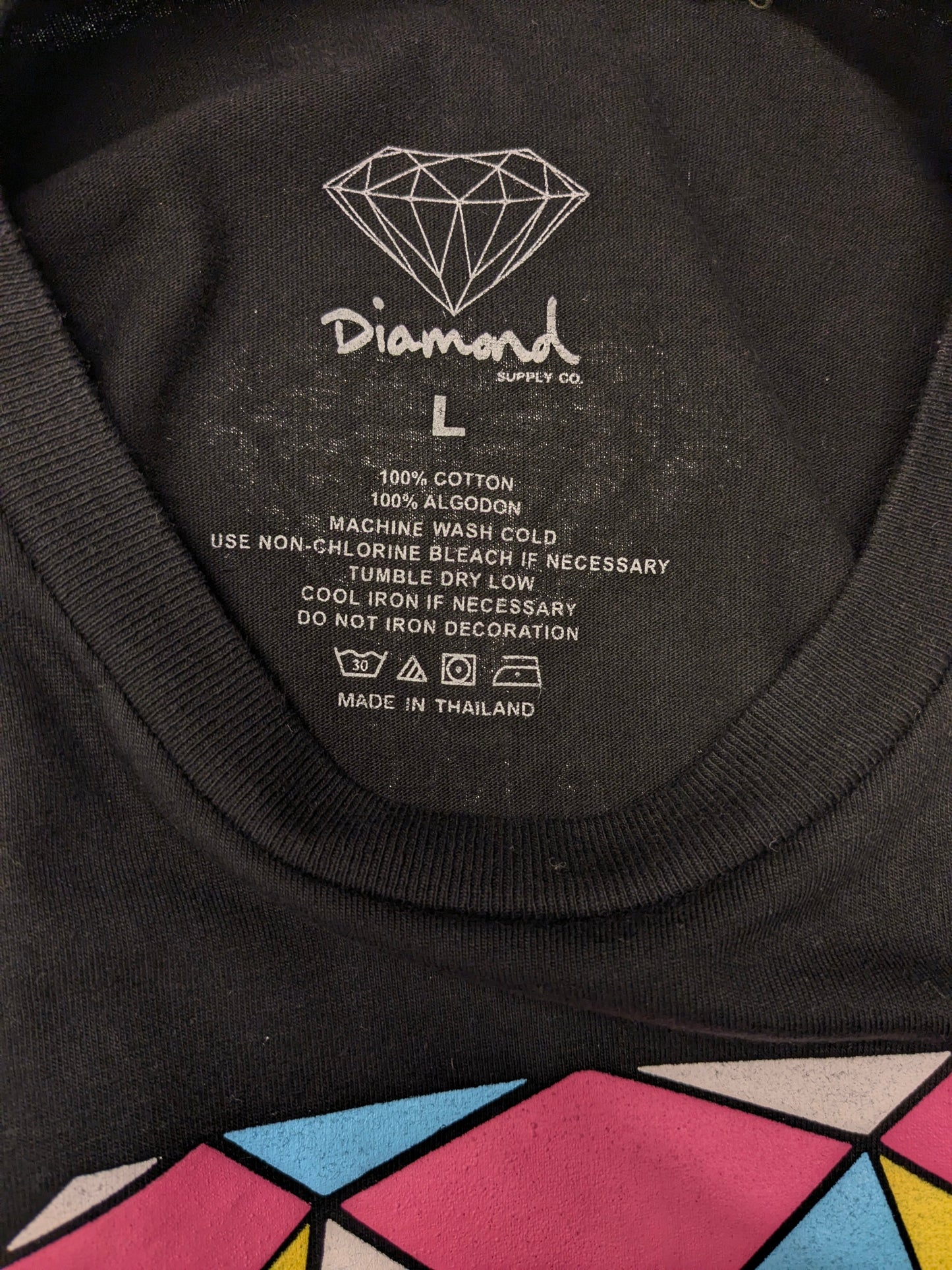 Diamond Supply Company shirt. Zwart met gekleurde opdruk. Maat L.