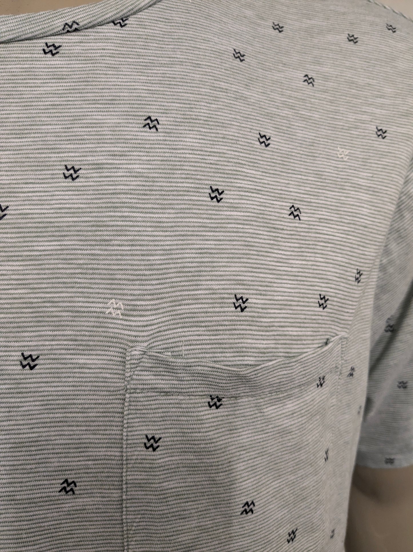 Lost Minds shirt. Groen Zwart Witte print. Maat 2XL / XXL.