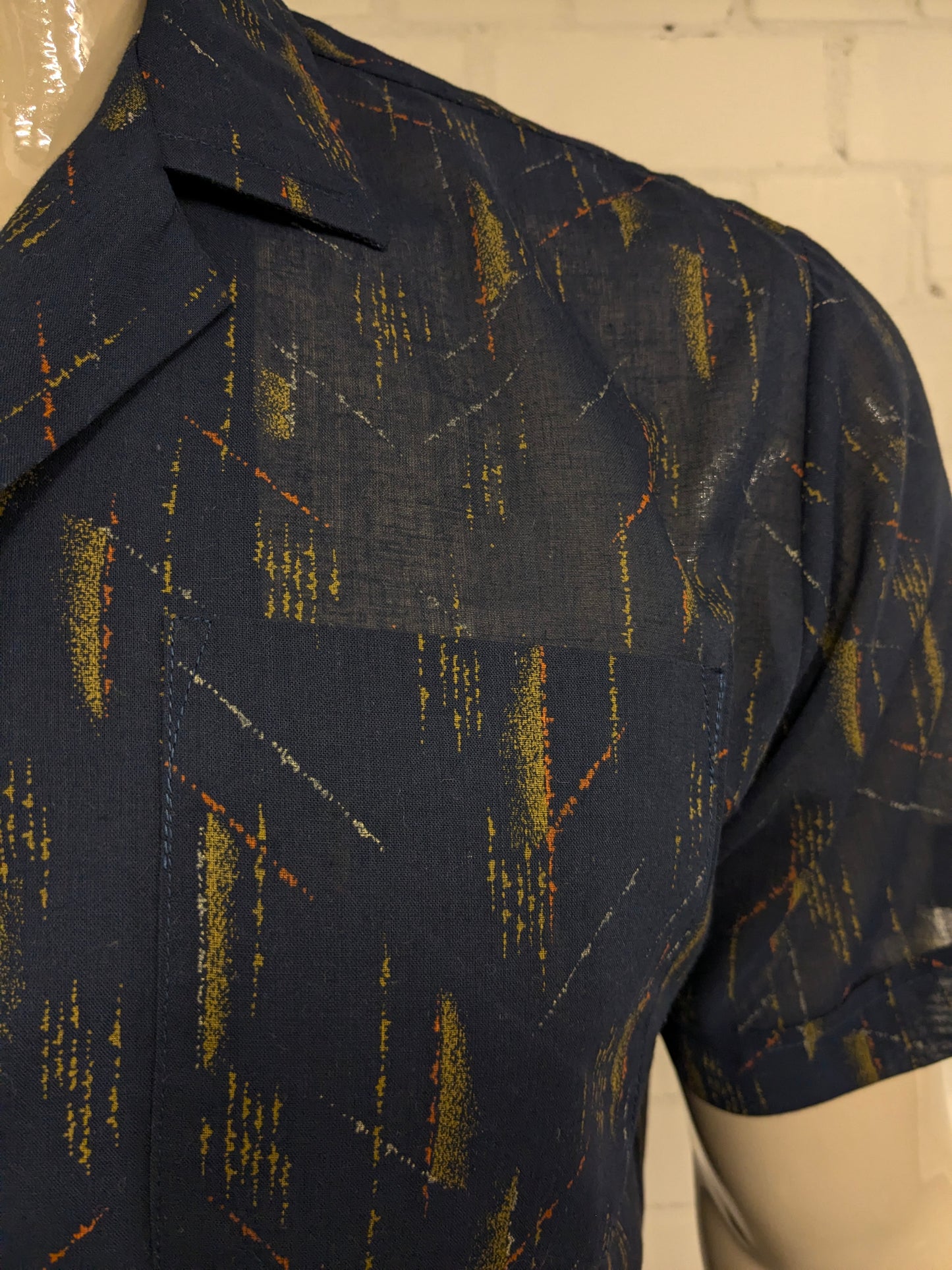 Country Club Vintage overhemd korte mouw. Blauw Groen Rode print. Maat L. licht doorschijnend.