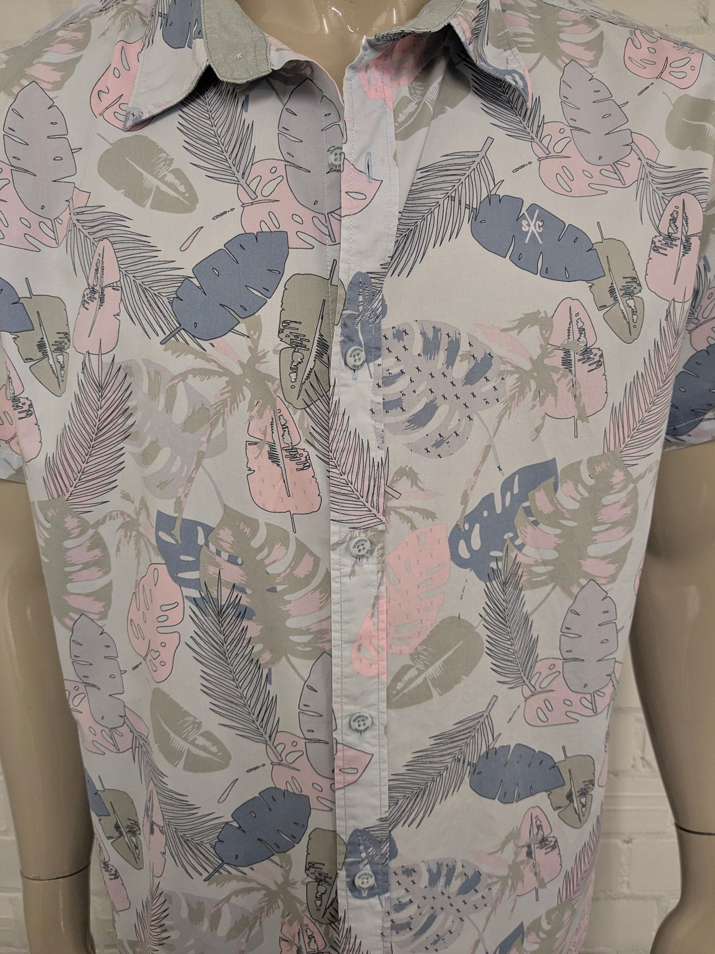 SilverCreek overhemd korte mouw. Licht Blauw Roze Groen blad motief. Maat 2XL / XXL.