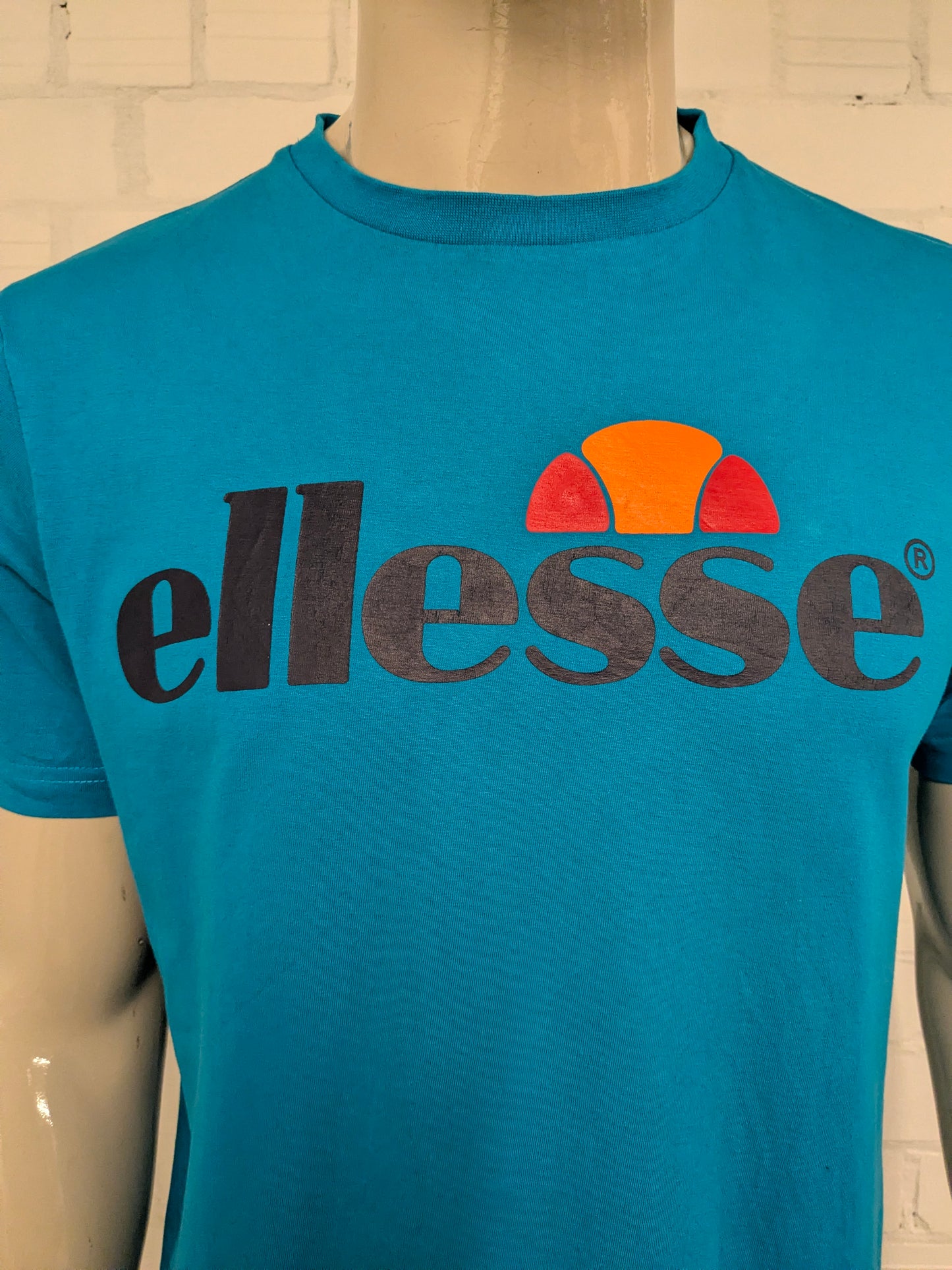 Ellesse shirt. Blauw met opdruk. Maat L.