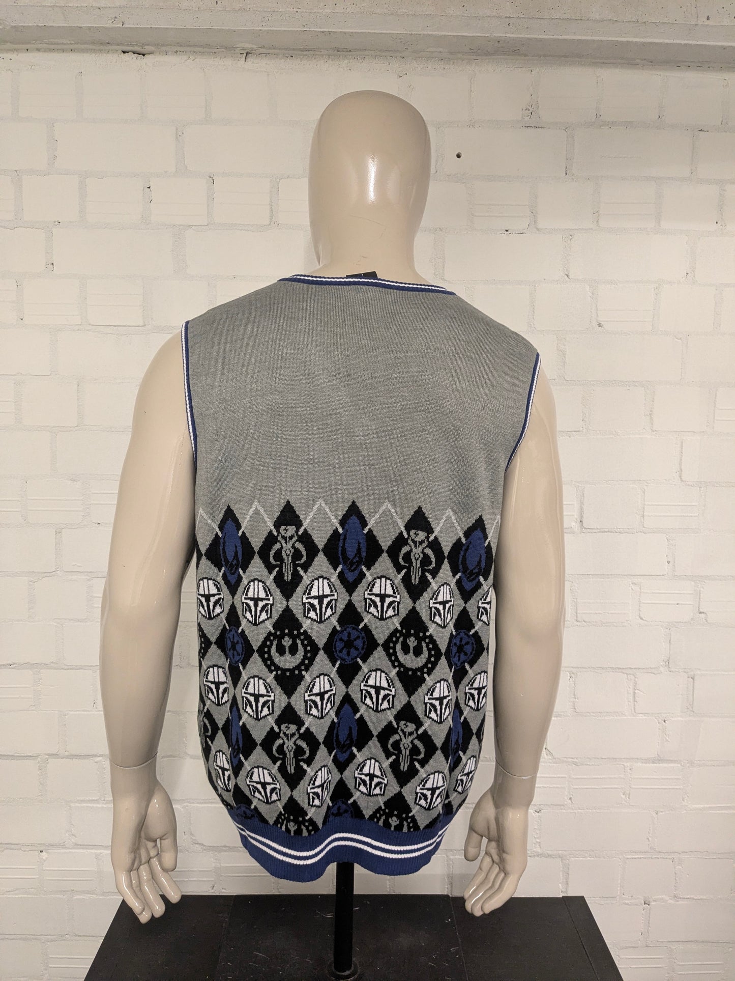 Disney Star Wars "Mandalorian" spencer met V-Hals. Grijs Blauw Zwart. Maat L.