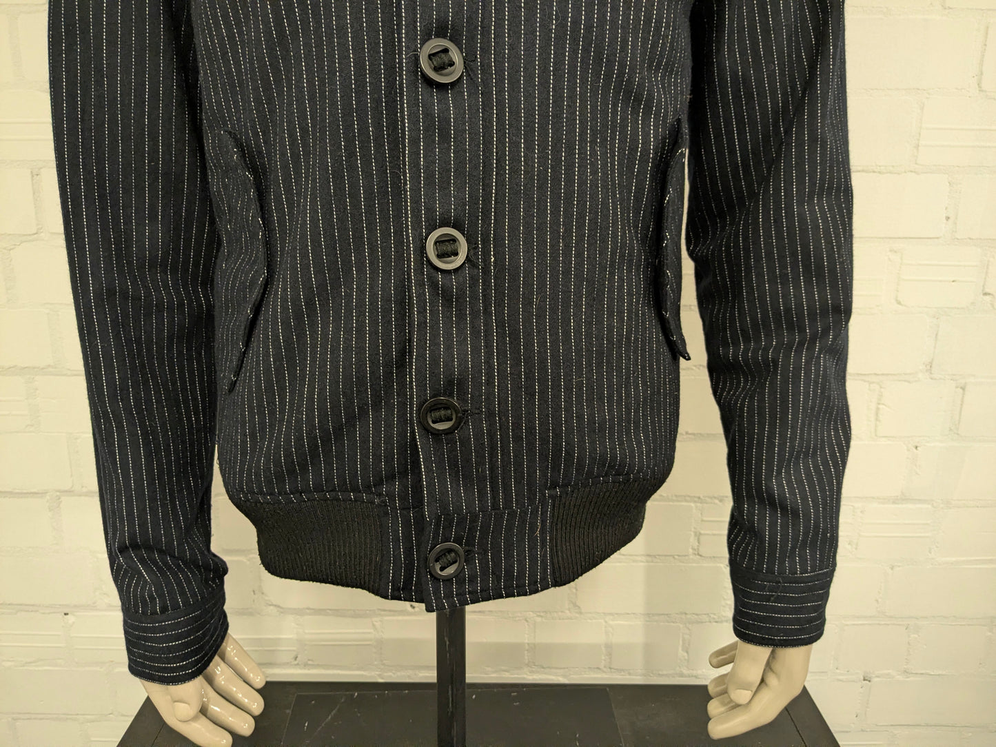 Scotch & Soda tussen jas met dubbele rits. Zwart Wit gestreept. Maat L.