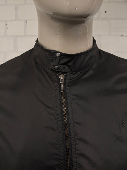 Replay zomer jack. Donker Grijs gekleurd. Dubbele rits waardoor pasvorm aan te passen is. Maat L.