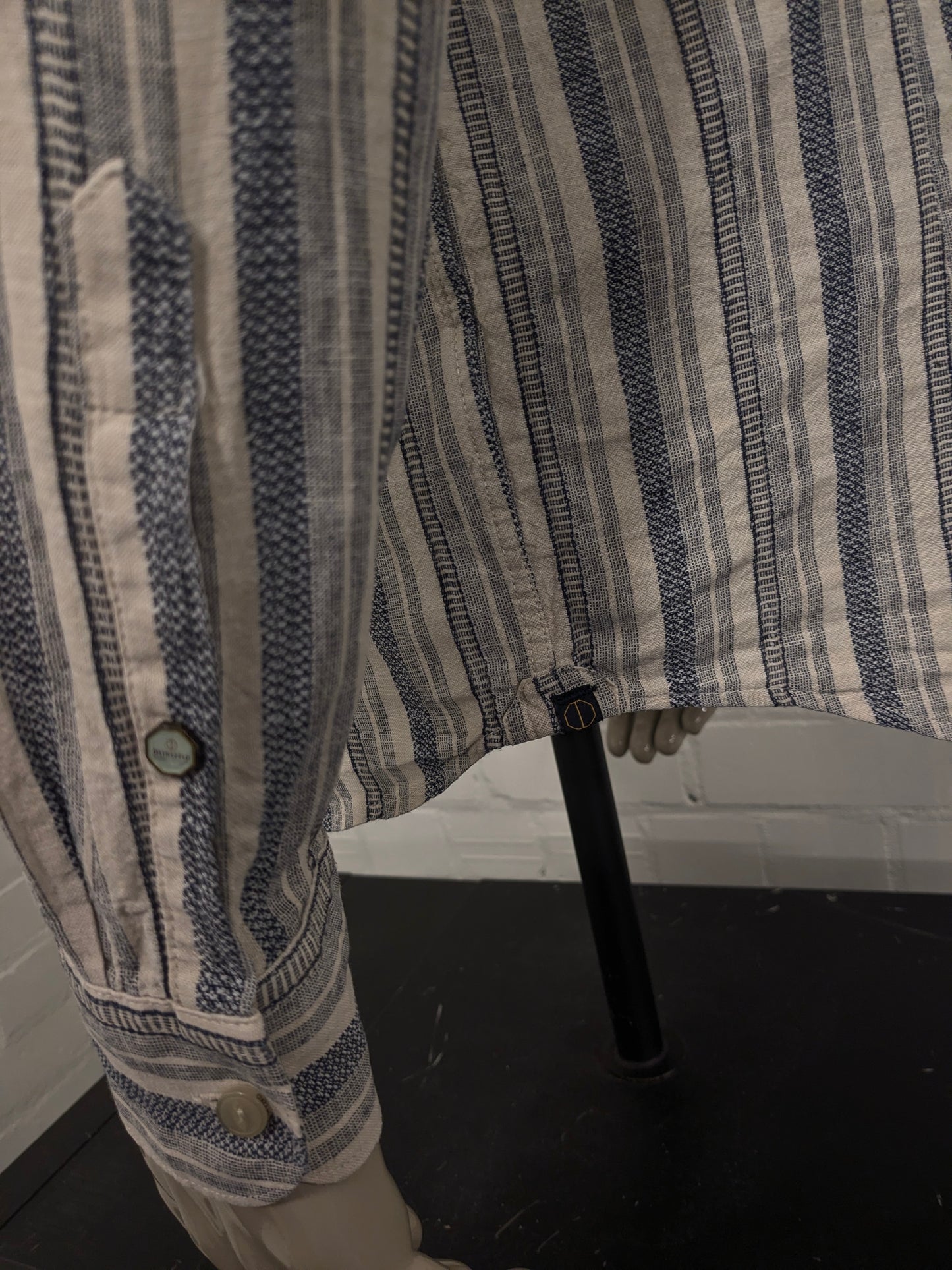 Dstrezzed overhemd. Beige Blauw gestreept. Maat L. regular fit.