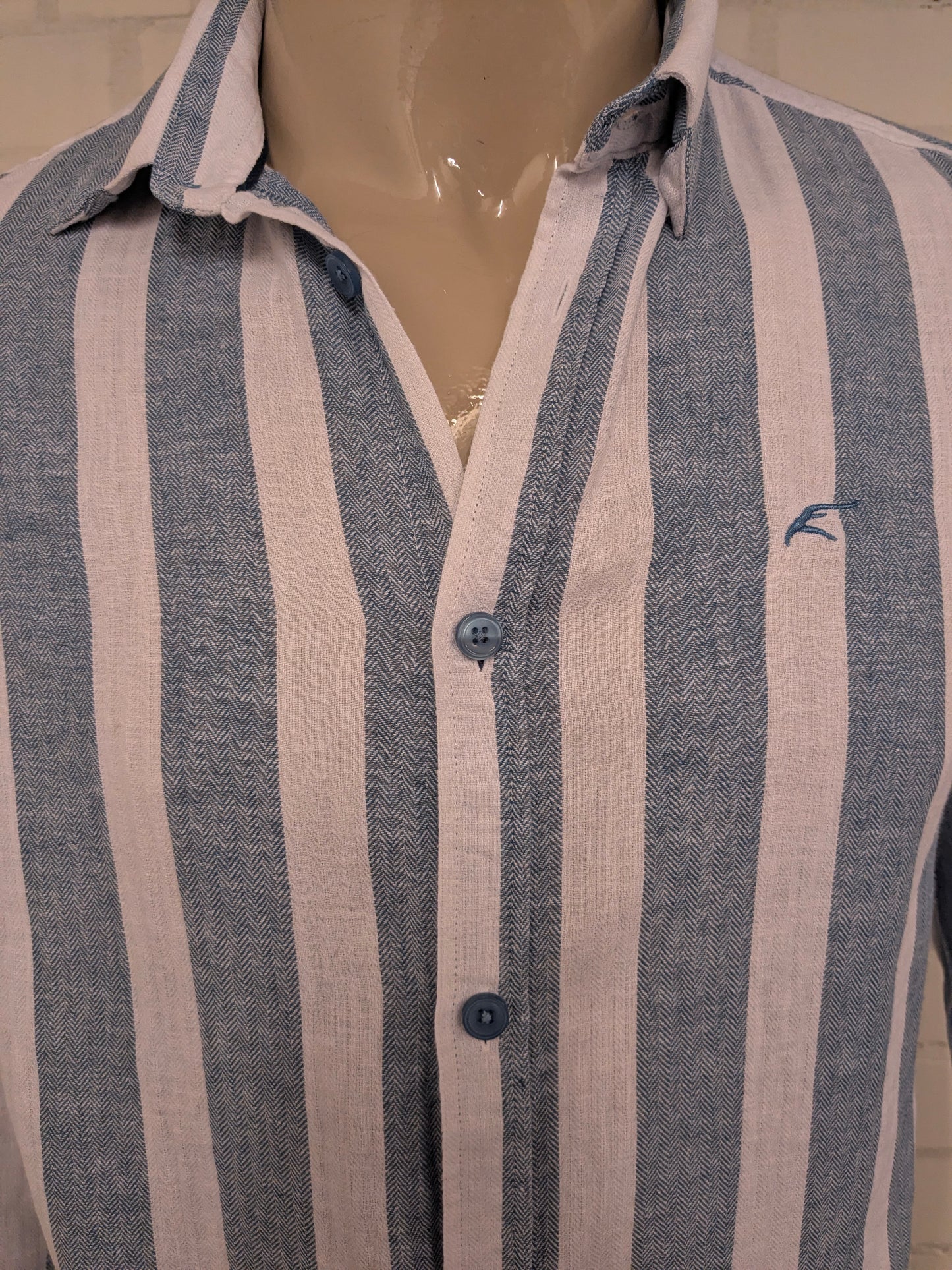 Unicode Linnen overhemd. Blauw Wit gestreept motief. Maat L.