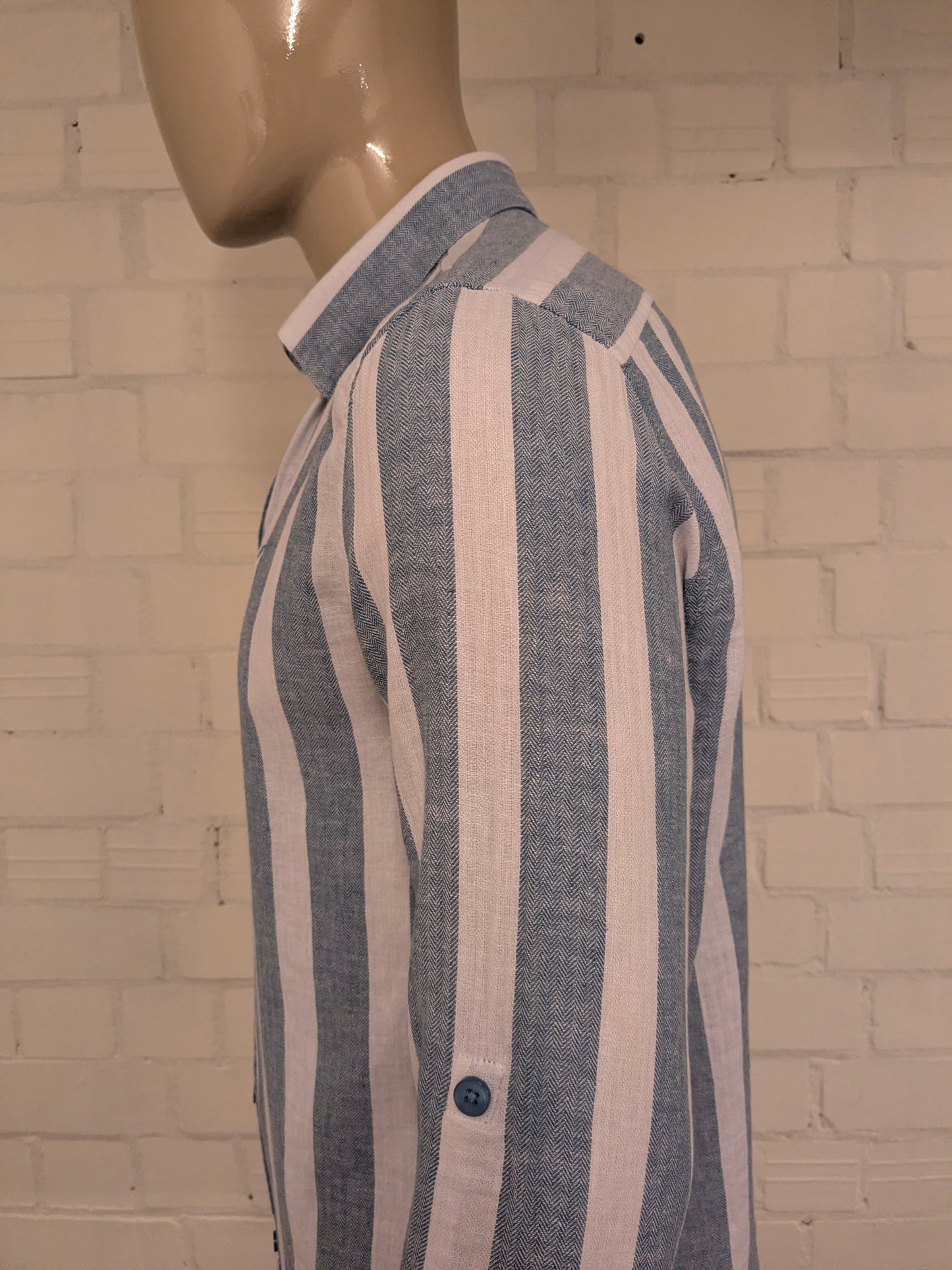 Unicode Linnen overhemd. Blauw Wit gestreept motief. Maat L.