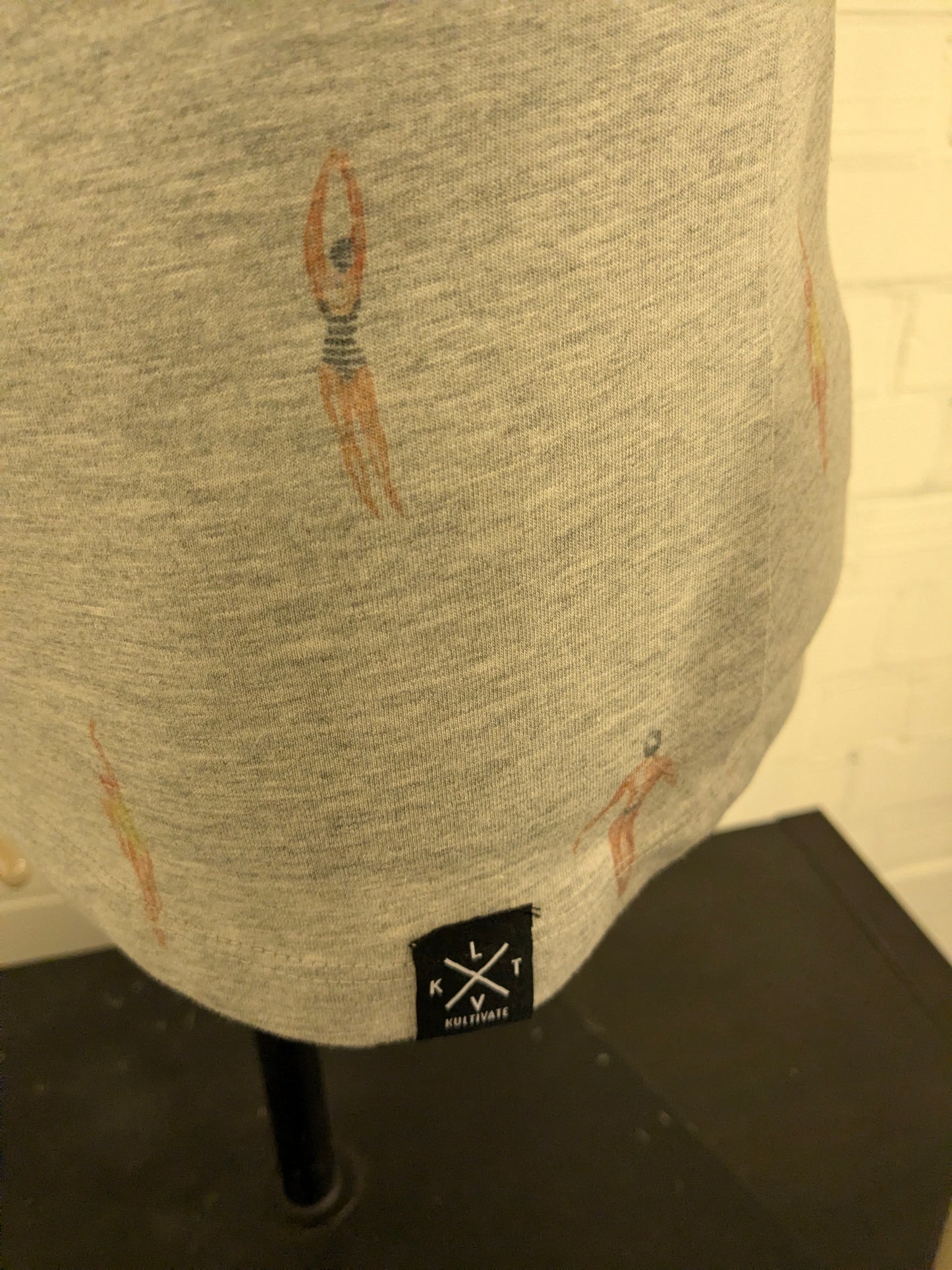 Kultivate shirt. Grijs gemêleerd met duikers print. Maat XL.