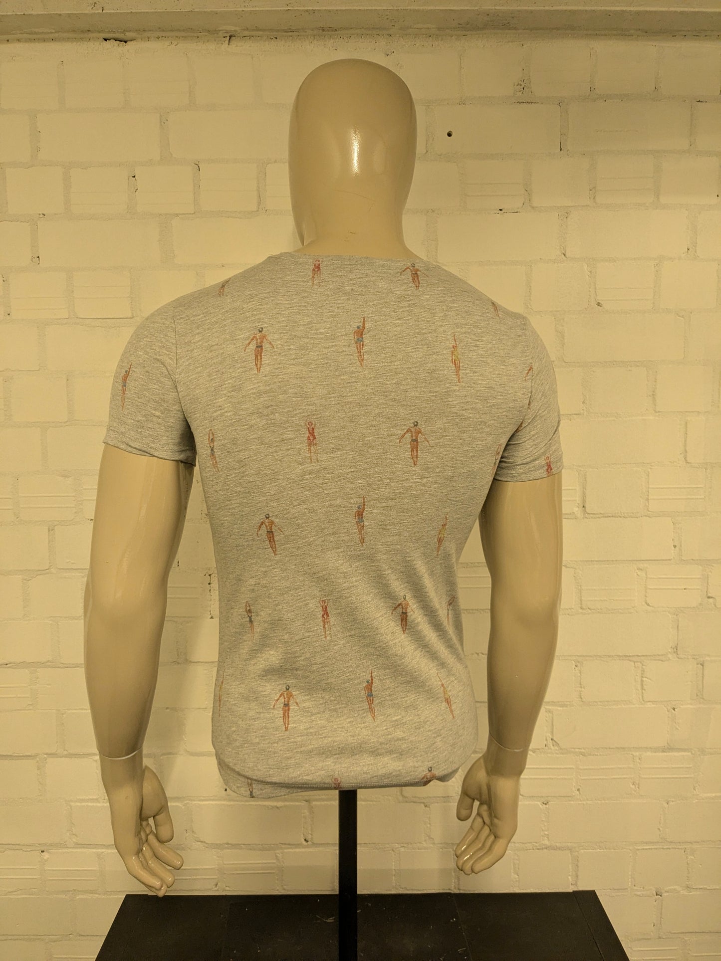 Kultivate shirt. Grijs gemêleerd met duikers print. Maat XL.