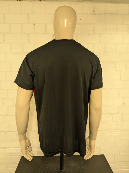 Puma "Evo TRG"sport shit. Rood Wit Zwarte print. Maat XL.